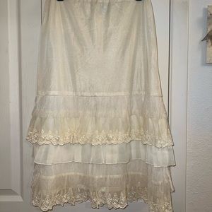 The Original Dainty Jewell’s Layering Slip Extender in Cream